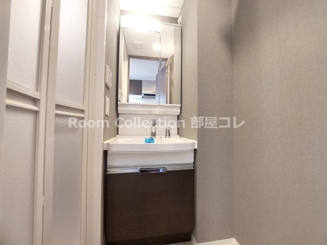 洗面設備　※同物件他部屋写真 反転、色違いの場合有 現況優先