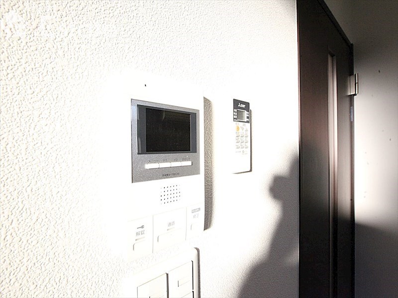 セキュリティ　モニター付きインターホン