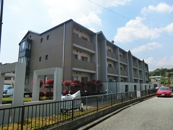 建物外観　モニター付きインターホン完備☆