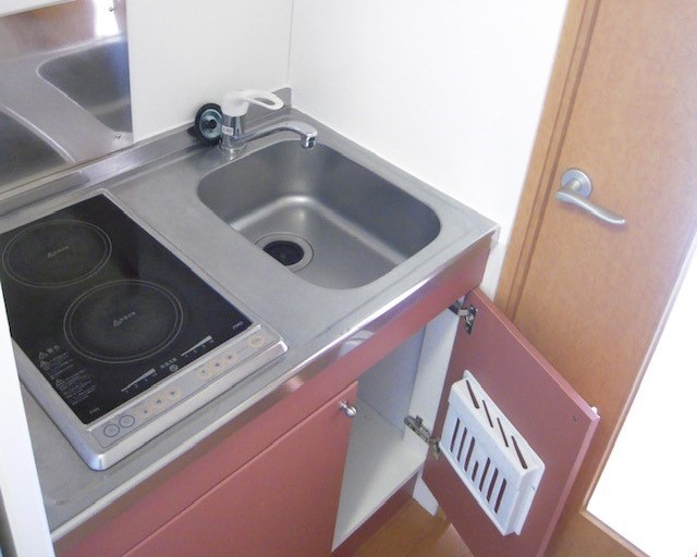 キッチン　安全設計の電磁調理器です。