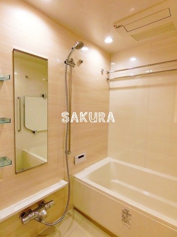 バス・シャワールーム　雨の日でも安心の浴室乾燥機付きです♪