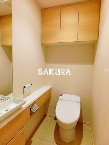 トイレ　嬉しい温水洗浄便座♪