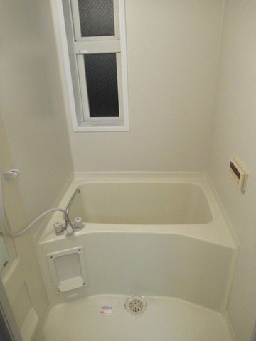 バス・シャワールーム　※写真は同じマンションの違う部屋のものになります。