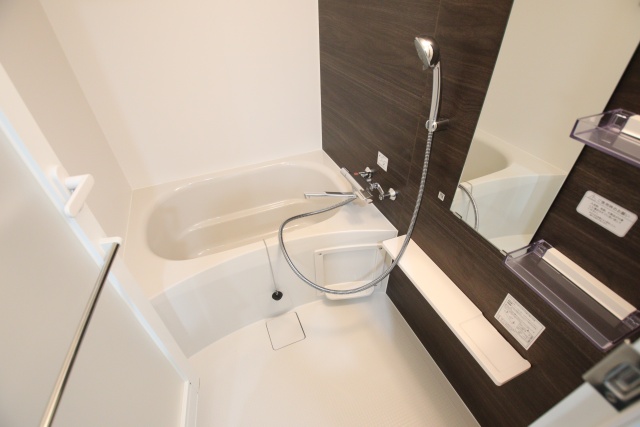 バス・シャワールーム　※別室の参考写真の為、現況優先です。