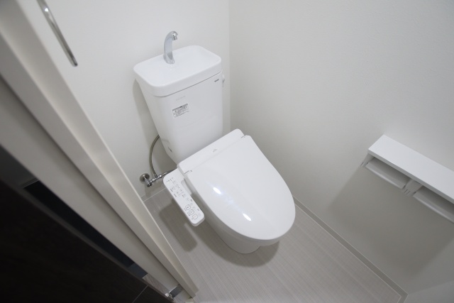 トイレ　※別室の参考写真の為、現況優先です。