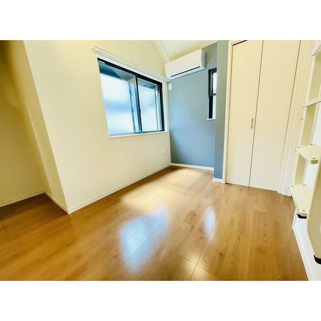 居室・リビング　こちらのリビングで趣味の時間をお楽しみください♪