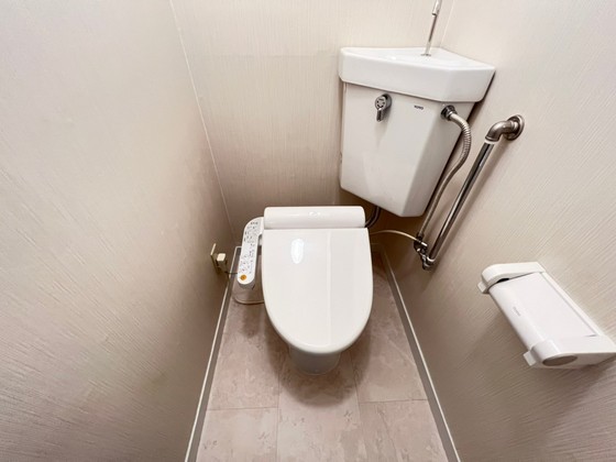 トイレ　掲載写真は同マンション別部屋参考写真となります。