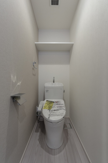 トイレ　※写真は同タイプ住戸です。