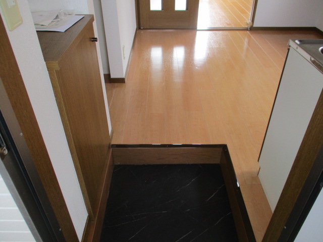 玄関　玄関シューズボックスあり。