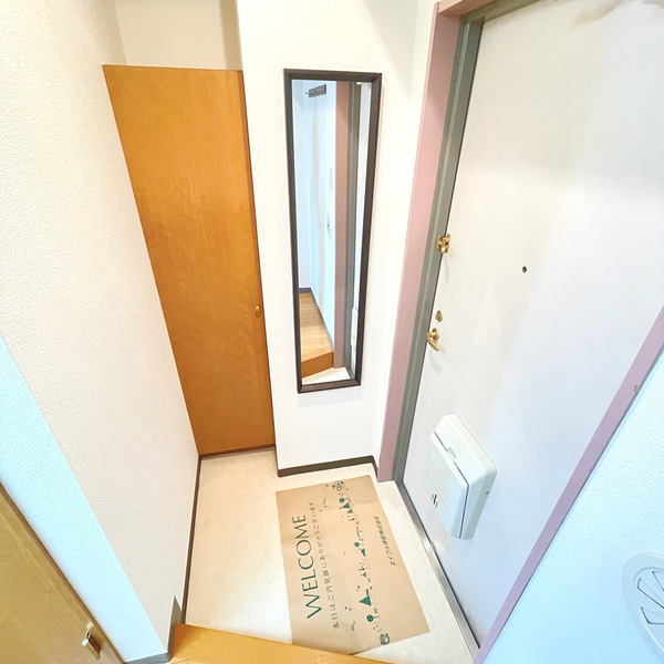 玄関　落ち着いた玄関です