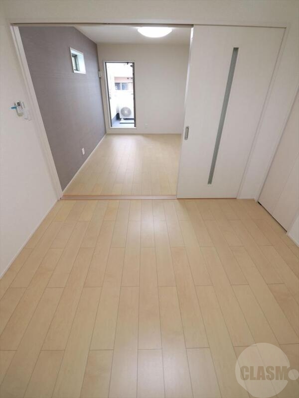 その他部屋・スペース　７．２帖のリビング、５帖の洋室です。