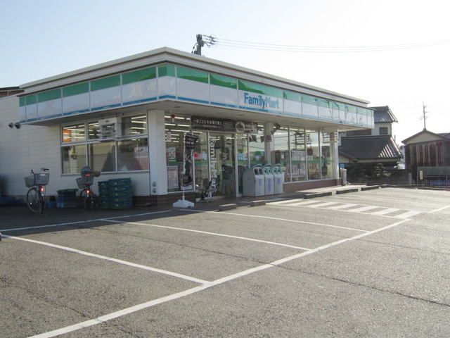 コンビニ　ファミリーマート 岡崎宇頭店（コンビニ）まで550m