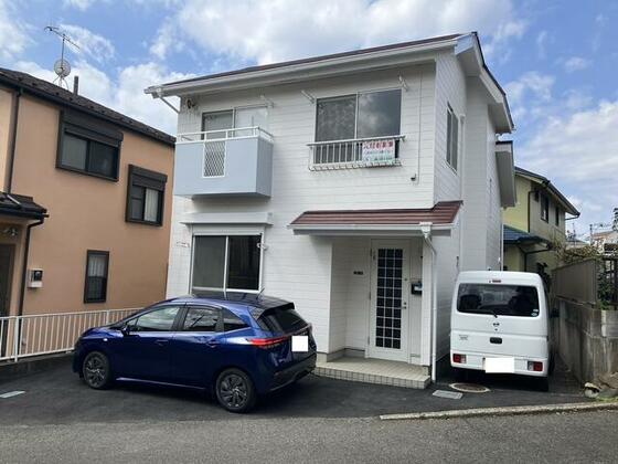 建物外観　駐車場：車種によっては２台駐車可。現地ご確認下さい。