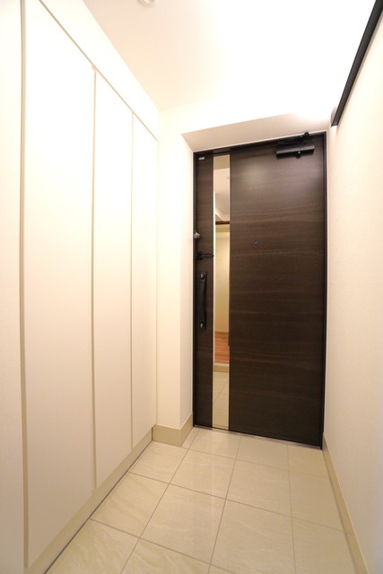 玄関　※写真は同タイプ住戸です。