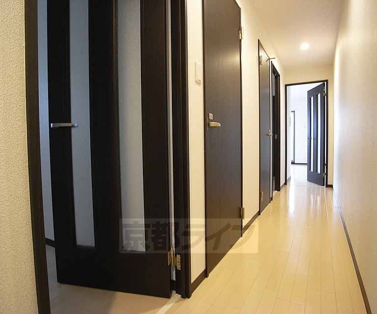 その他部屋・スペース　きれいな廊下です。