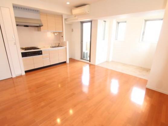 居室・リビング　明るい居間♪