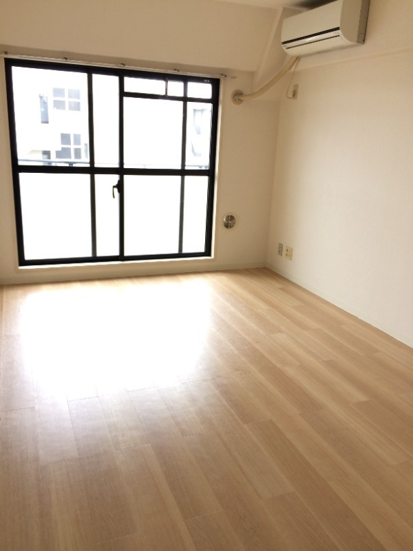 居室・リビング　※以下別部屋参考写真です※