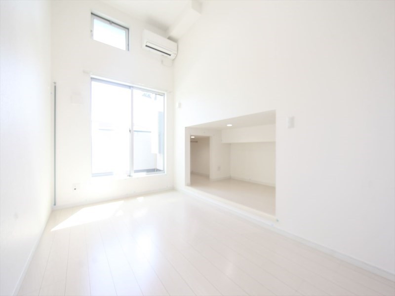 居室・リビング　洋室6帖　アンダーロフト5帖（収納にも寝室にも使えます）