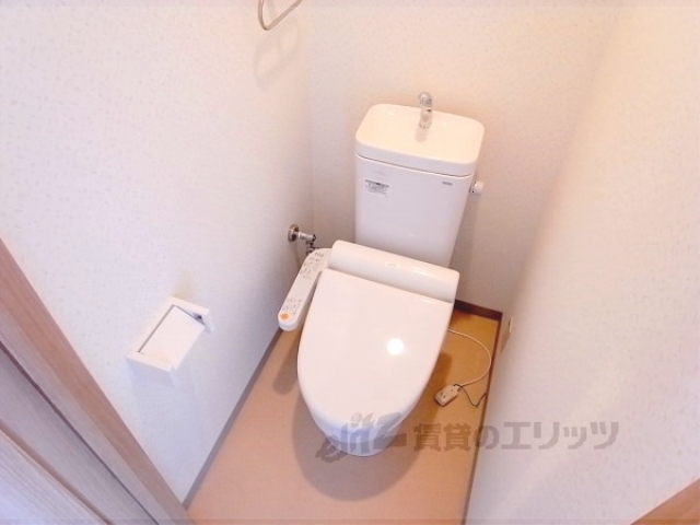 トイレ　ウォシュレット付き