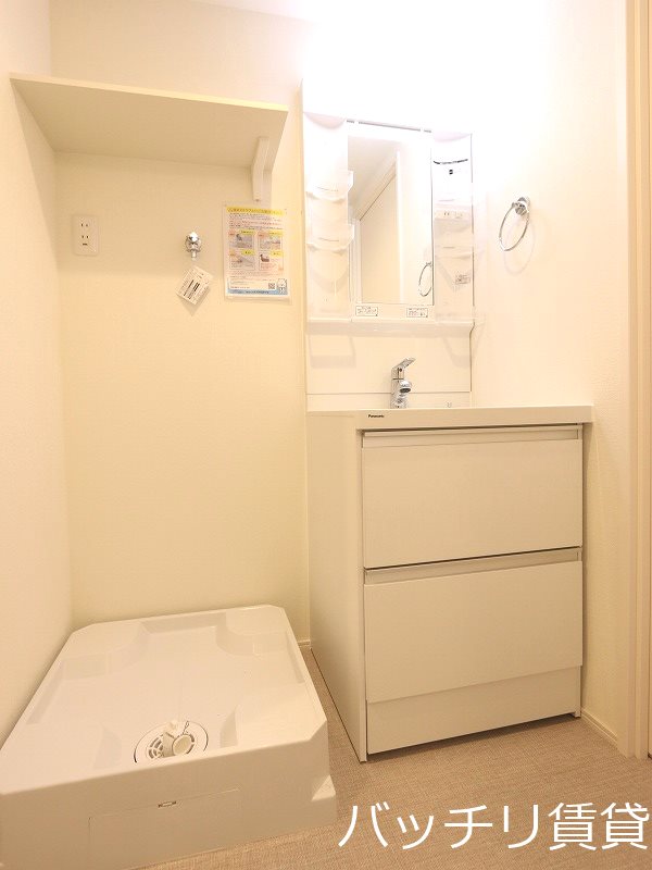 洗面設備　同型タイプの為、現状を優先致します。