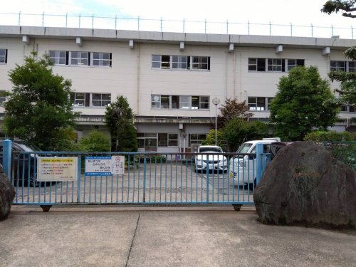 小学校　久留米市立金丸小学校（小学校）まで561m