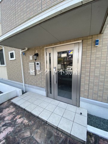 エントランス　【ライジングサン西宮 A棟】エントランス