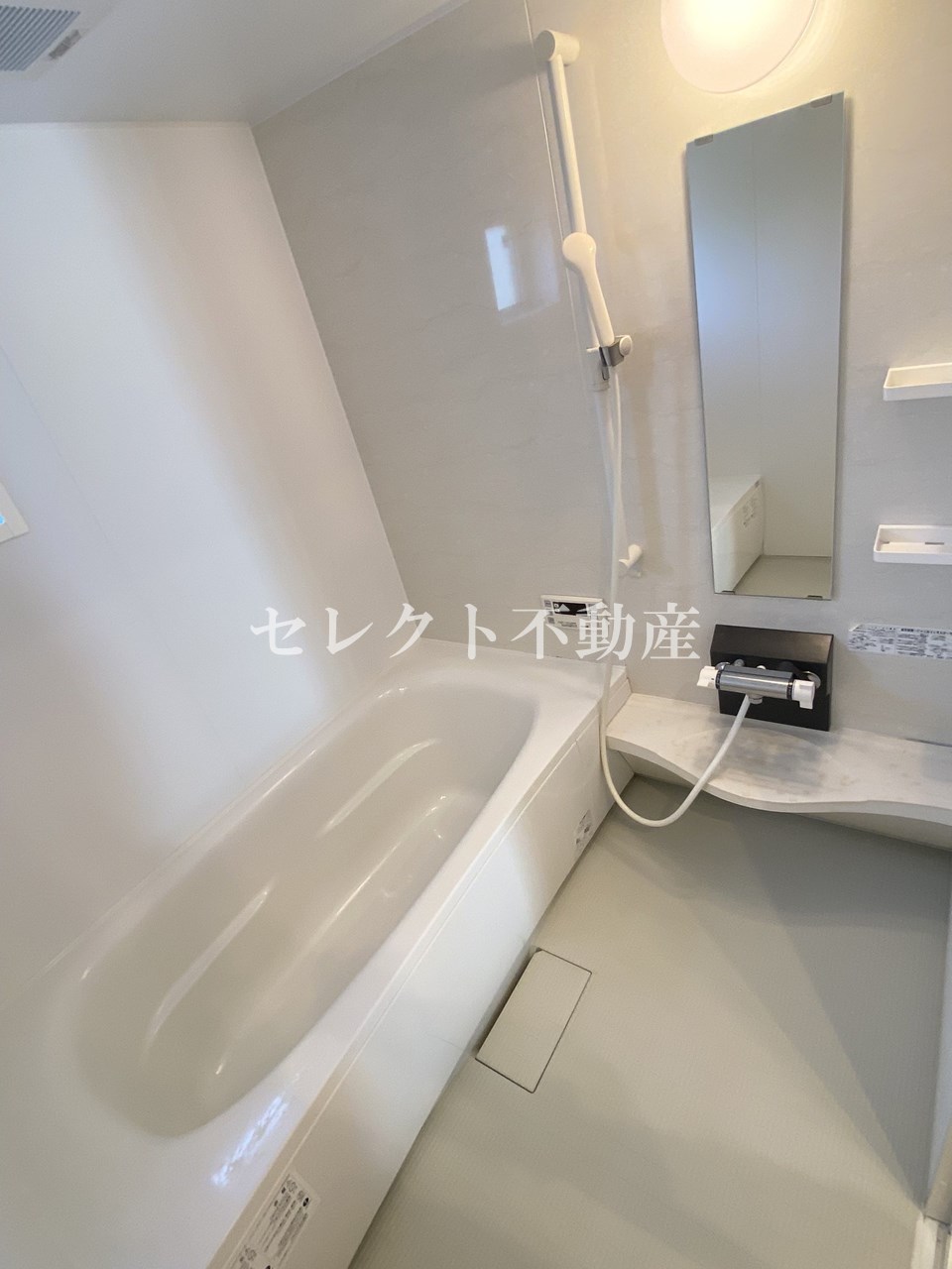 バス・シャワールーム　【ライジングサン西宮 A棟】ライジングサン西宮A棟105 追