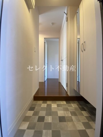 玄関　【ライジングサン西宮 A棟】