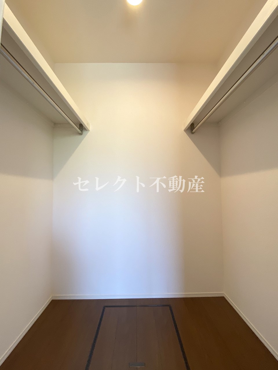 収納　【ライジングサン西宮 A棟】