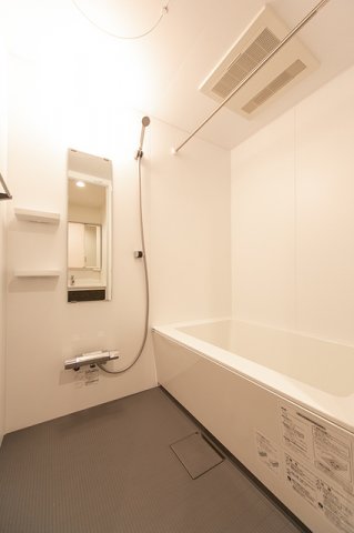 バス・シャワールーム　※写真は同タイプ住戸です。