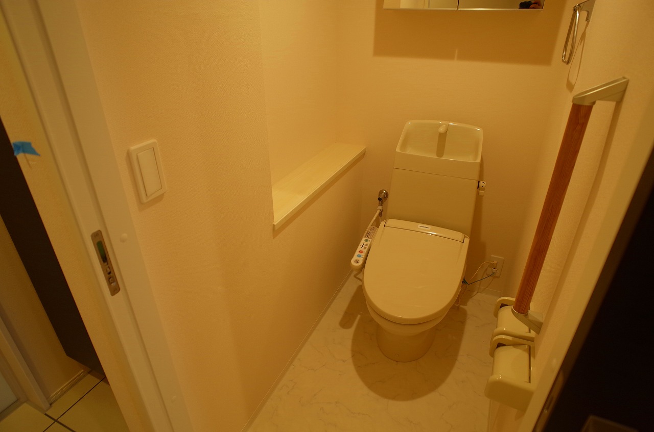 トイレ　カトレア