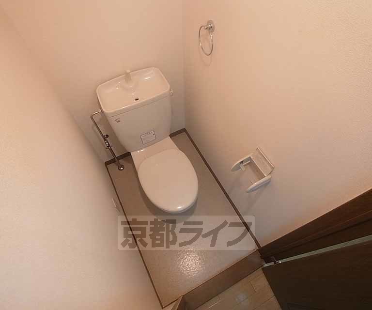 トイレ　清潔感のある洋式トイレ。