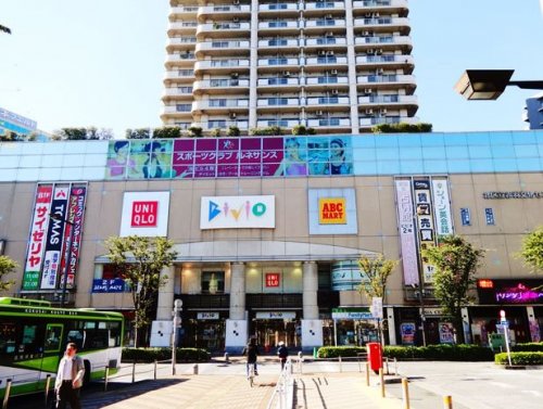 ショッピングセンター　ユニクロ 赤羽ビビオ店（ショッピングセンター）まで746m