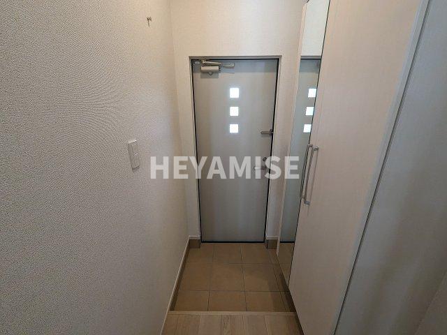 玄関　※室内画像は類似物件のもの