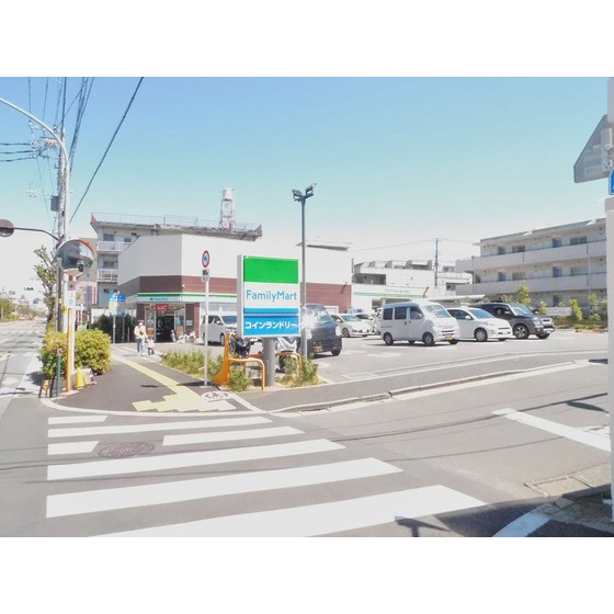 コンビニ　ファミリーマート杉並永福四丁目店（コンビニ）まで185m