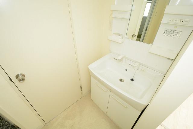 洗面設備　独立洗面化粧台付きでおすすめです！