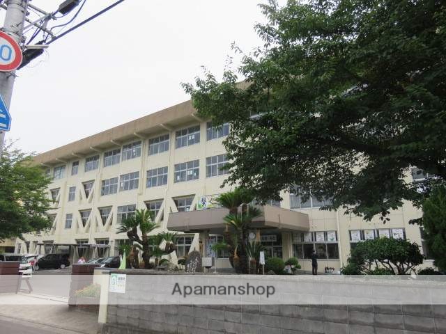 中学校　泉川中学校（中学校）まで1849m