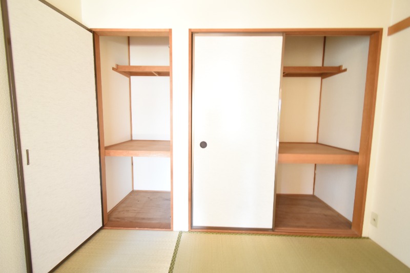 収納　押入