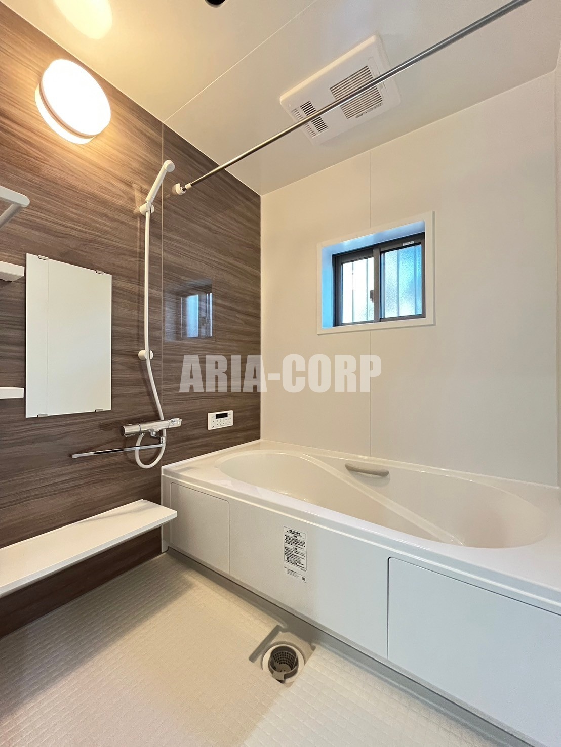 バス・シャワールーム　追炊き浴室乾燥付きのお洒落なバスルーム♪