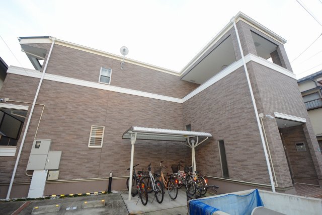 建物外観　オートロック付きで外部からの出入りがなく安心です