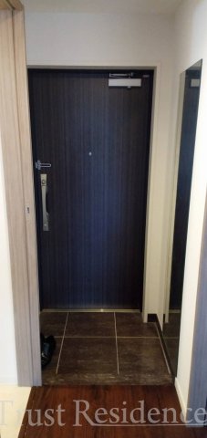 玄関　反転タイプ写真