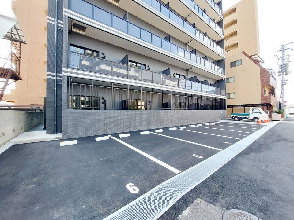 駐車場　駐車場