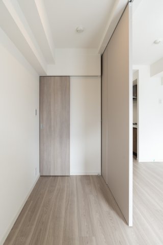 居室・リビング　コンパクトで使いやすい洋室です