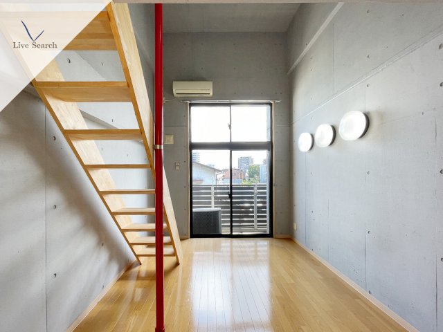 居室・リビング　ゆったり過ごせる居間です