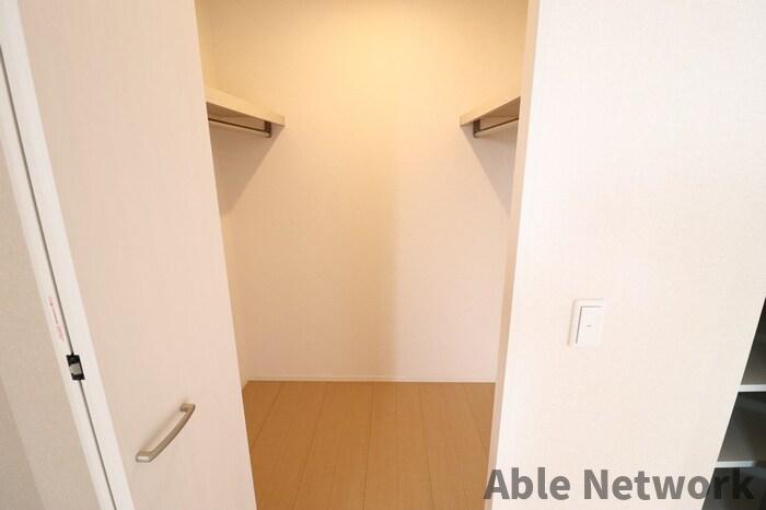 収納　ウォークインクローゼット