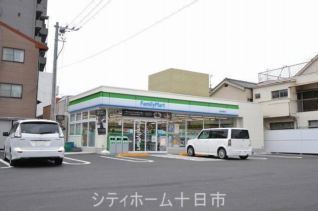 コンビニ　ファミリーマート上天満町店（コンビニ）まで222m