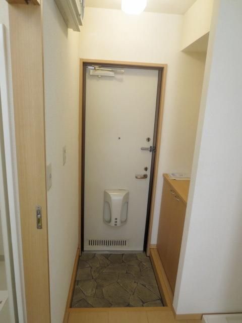 玄関　★シューズボックス完備の玄関★