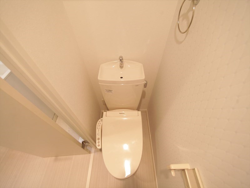 トイレ　温水洗浄暖房便座付トイレ