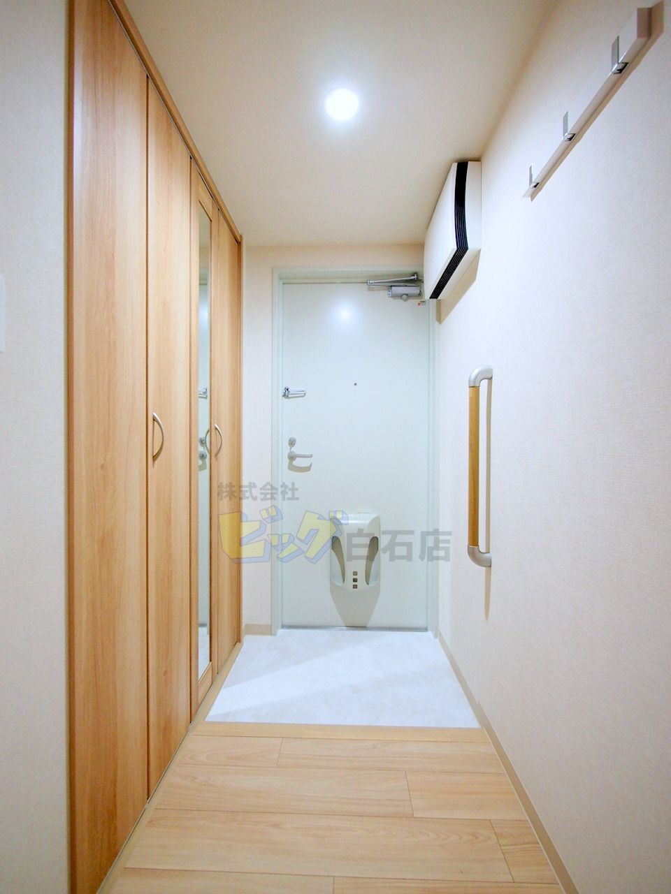 玄関　広々とした玄関です♪