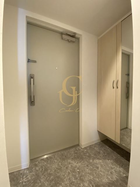 玄関　※同間取り・反転画像